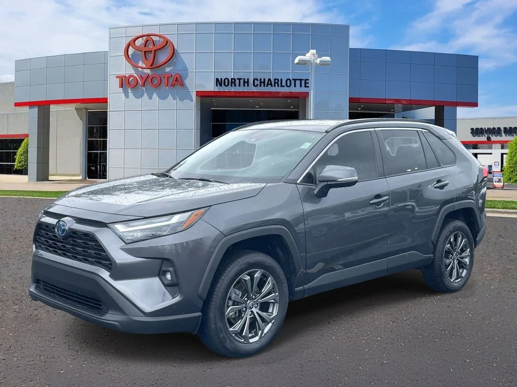Used 2024 Gray Toyota XLE Premium image 3