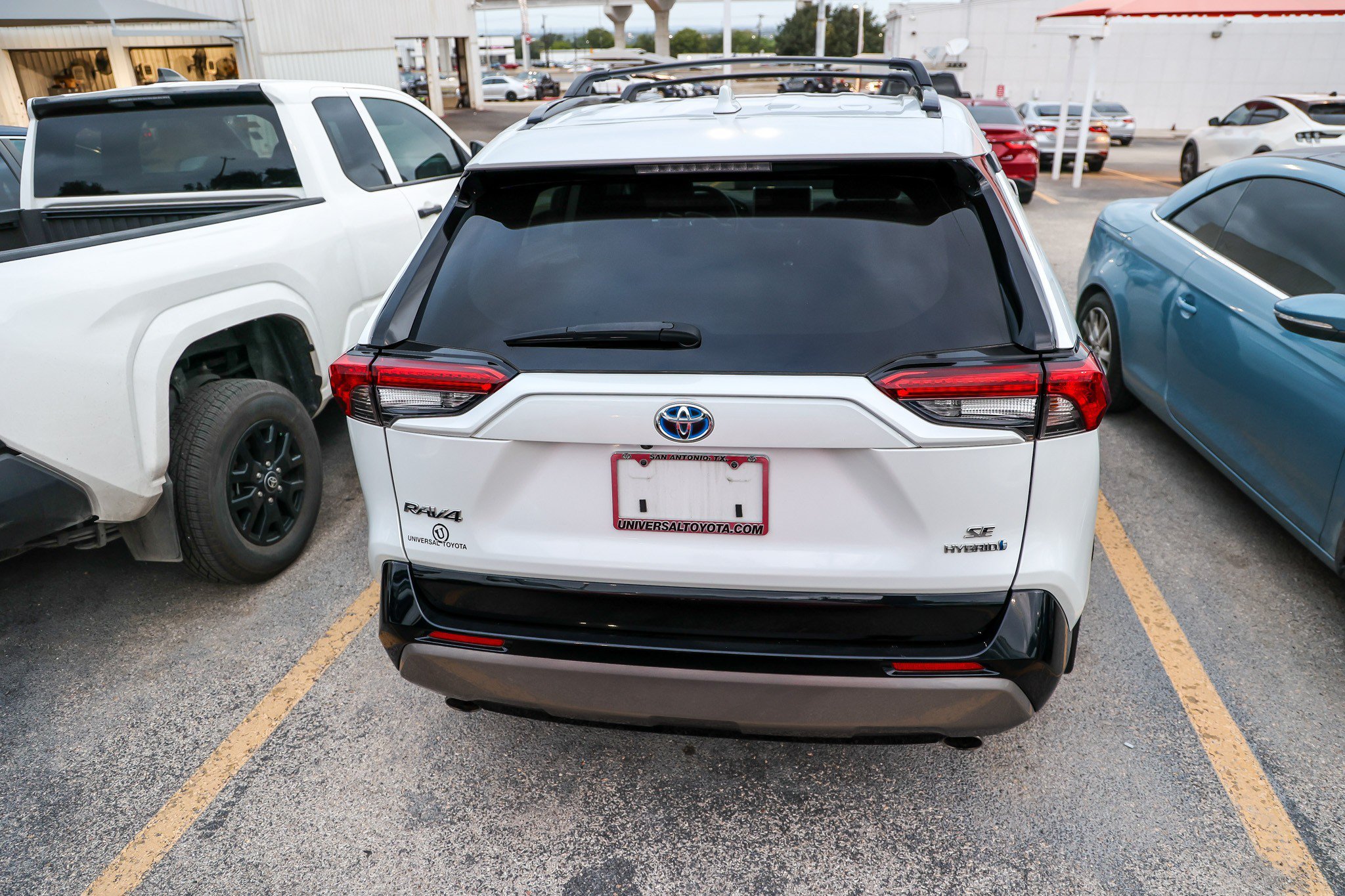 Used 2024 WIND CHILL PEARL Toyota Hybrid SE image 8