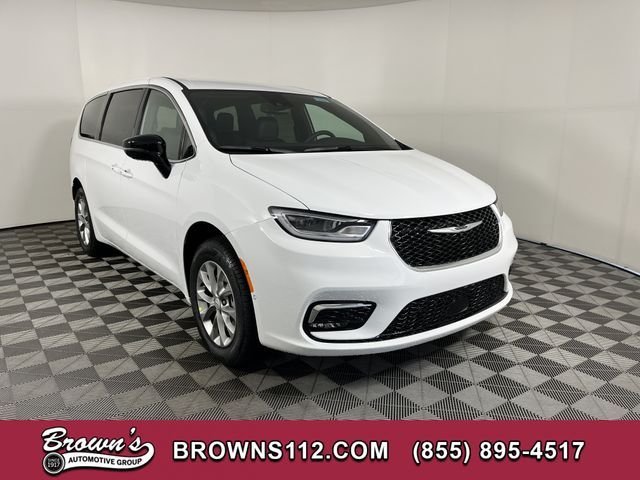 2026 Chrysler Pacifica Select AWD's photo