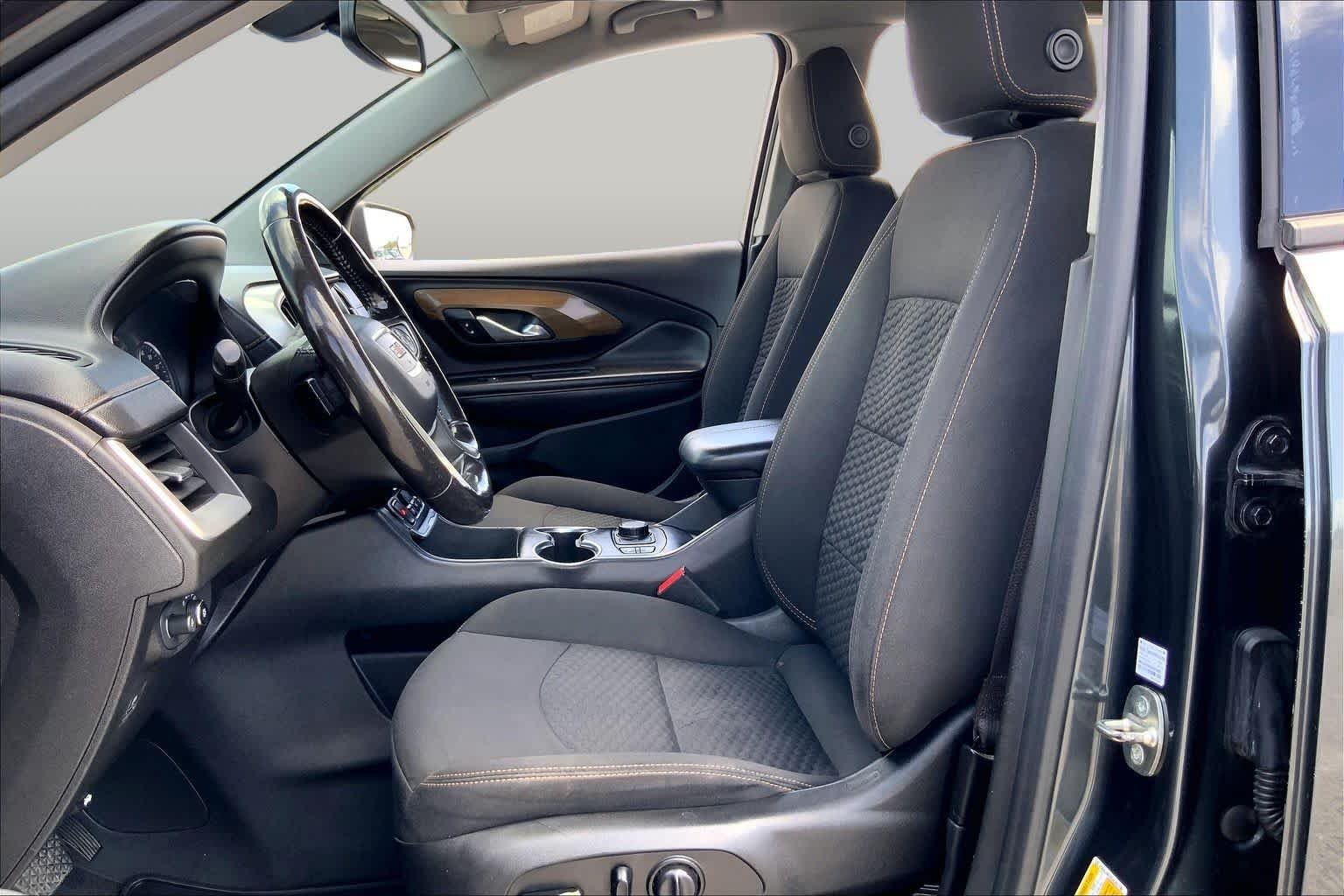 Used 2018 Graphite Gray Metallic GMC SLE image 8
