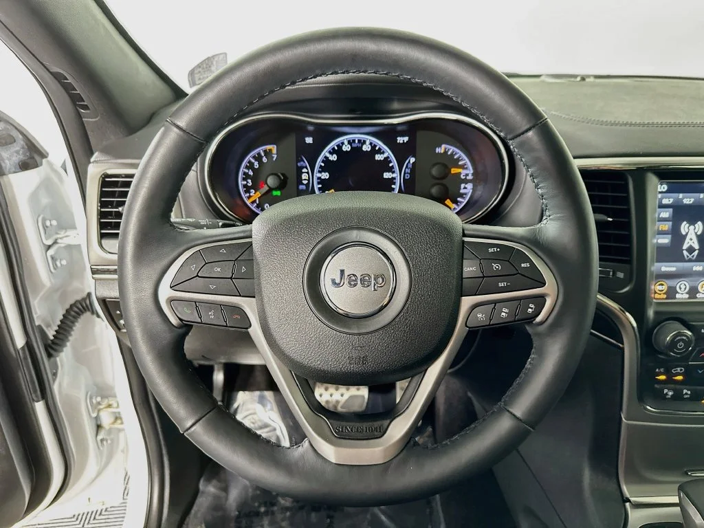 Used 2018 Bright White Clearcoat Jeep High Altitude image 12