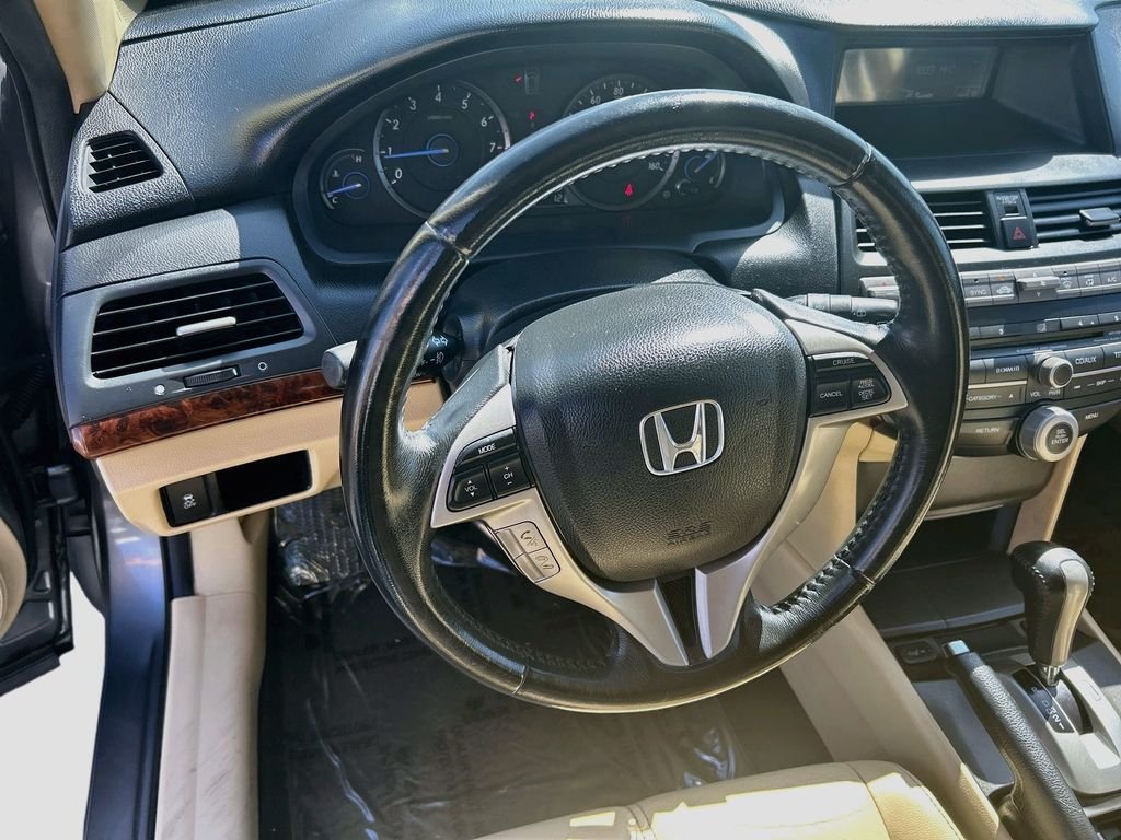 Used 2010 Polished Metal Metallic Honda EX-L image 11
