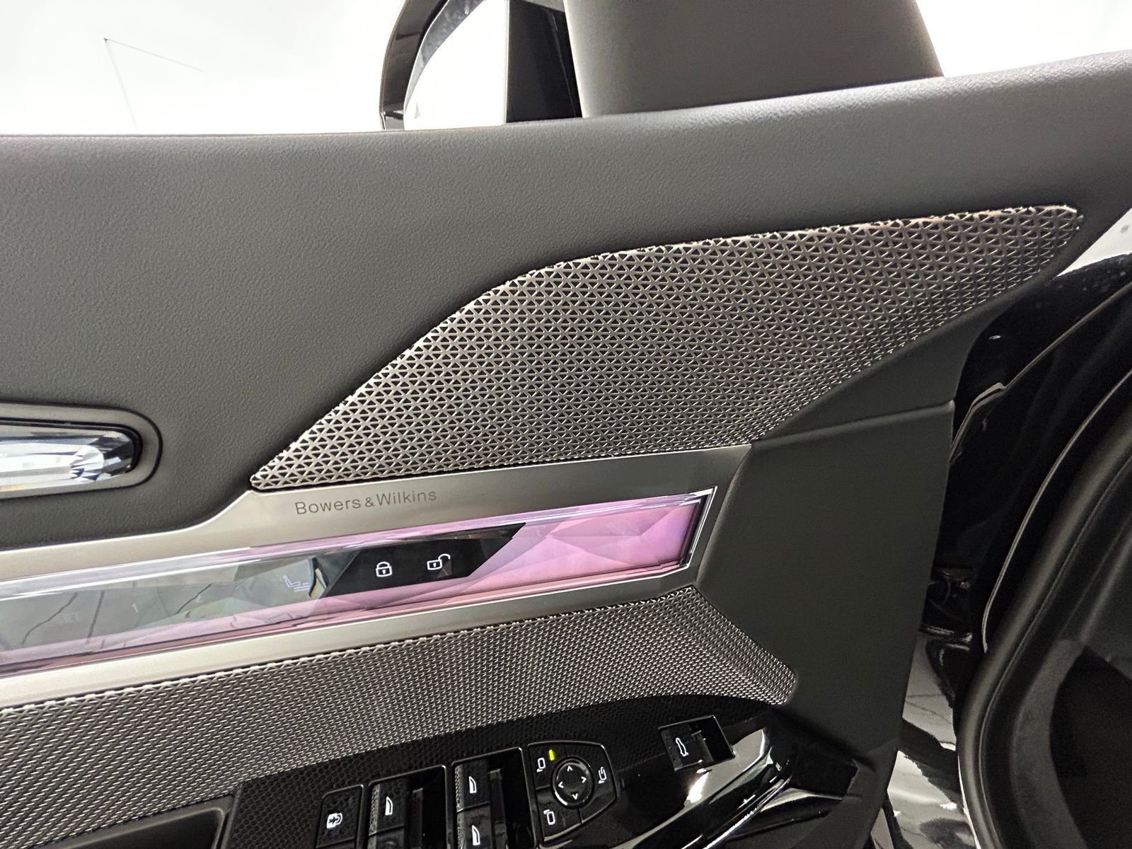 New 2026 Black Sapphire Metallic BMW 740i xDrive image 25