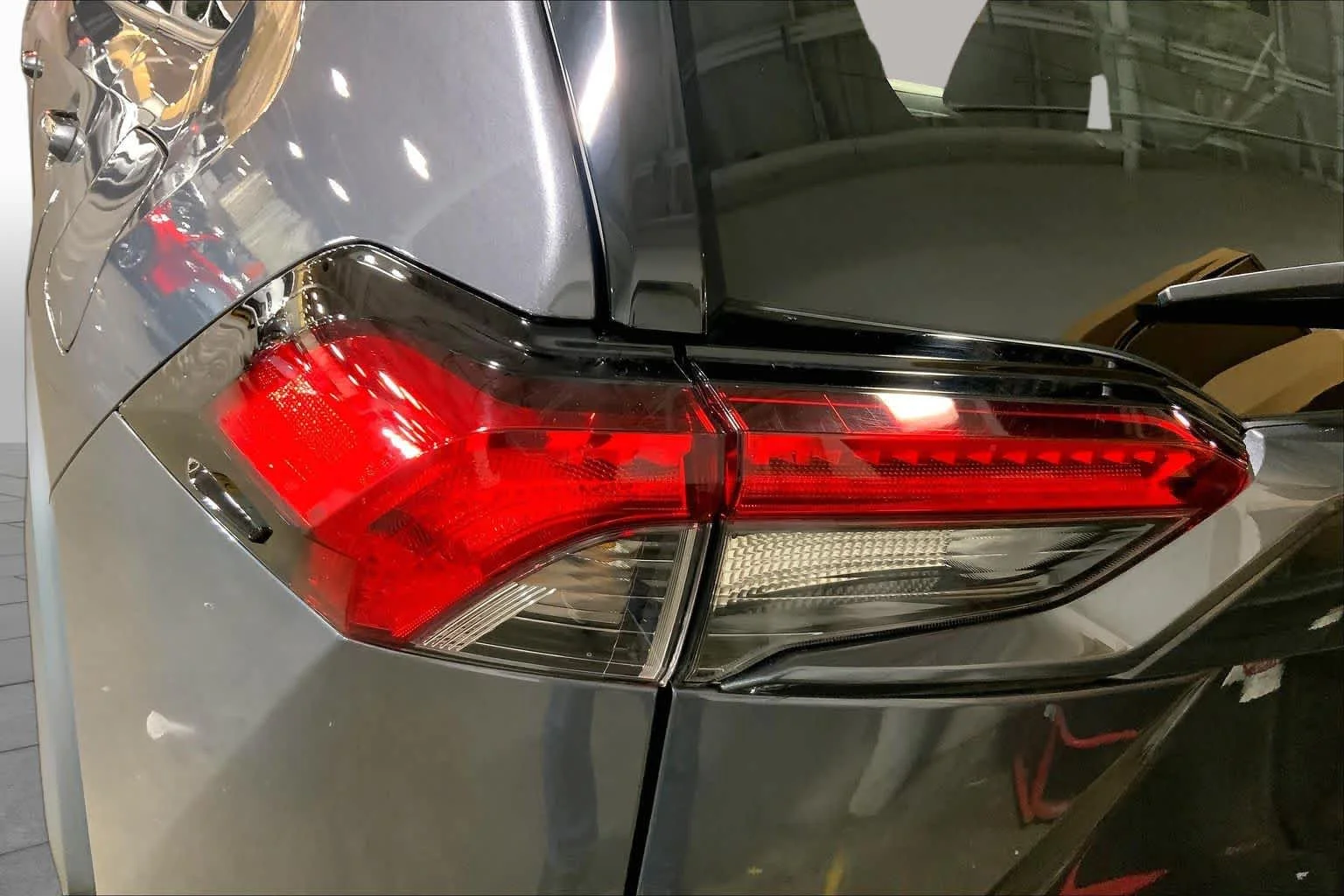 Used 2025 Magnetic Gray Metallic Toyota Hybrid XLE image 29