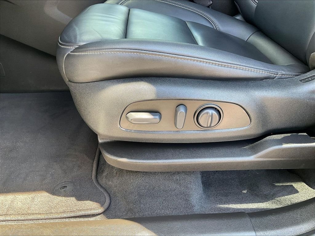 Used 2023 White Chevrolet LT Leather image 28