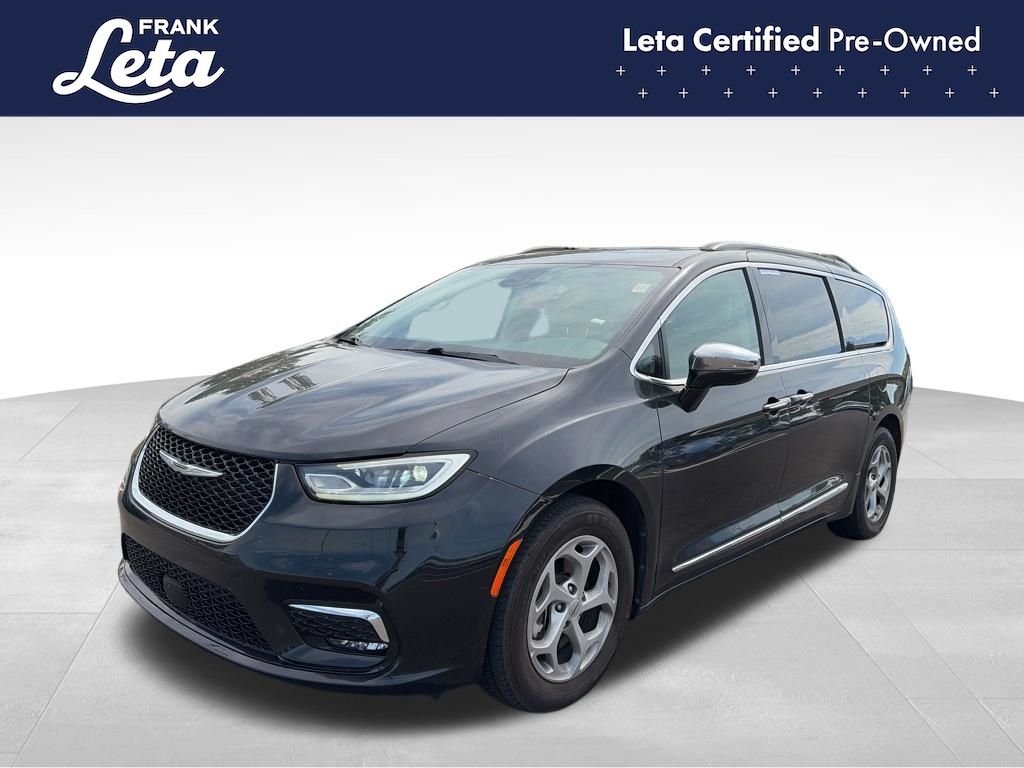 2023 Chrysler Pacifica Limited's photo