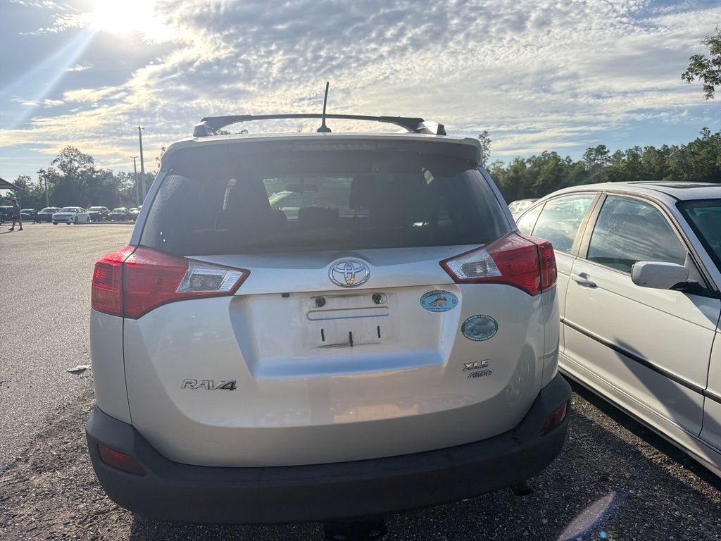 Used 2015 Silver Toyota XLE image 6