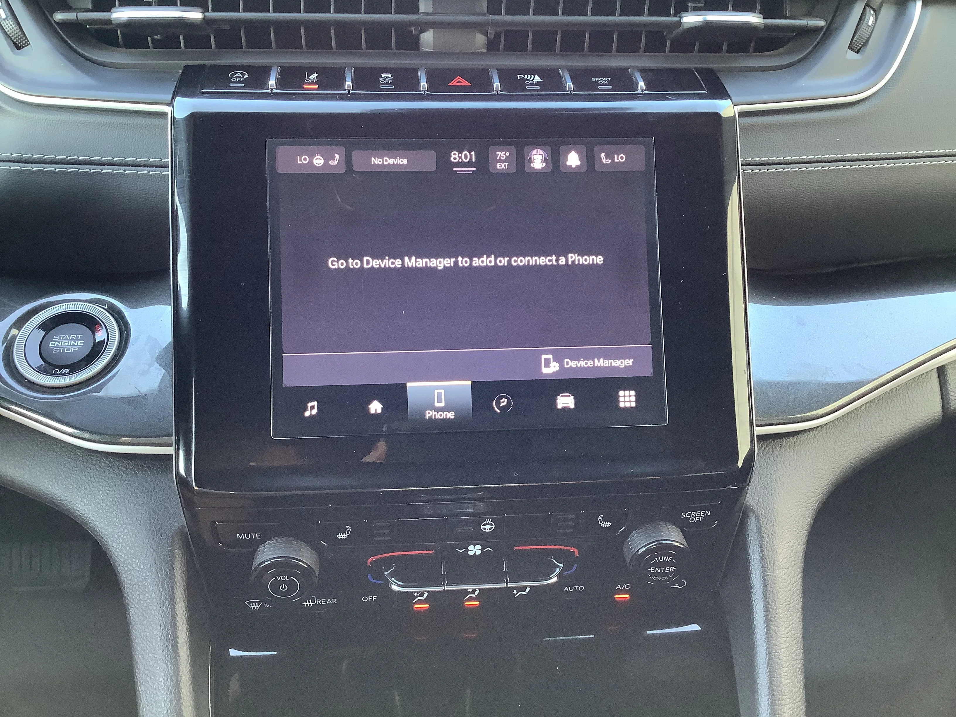 Used 2022 White Jeep Altitude image 18