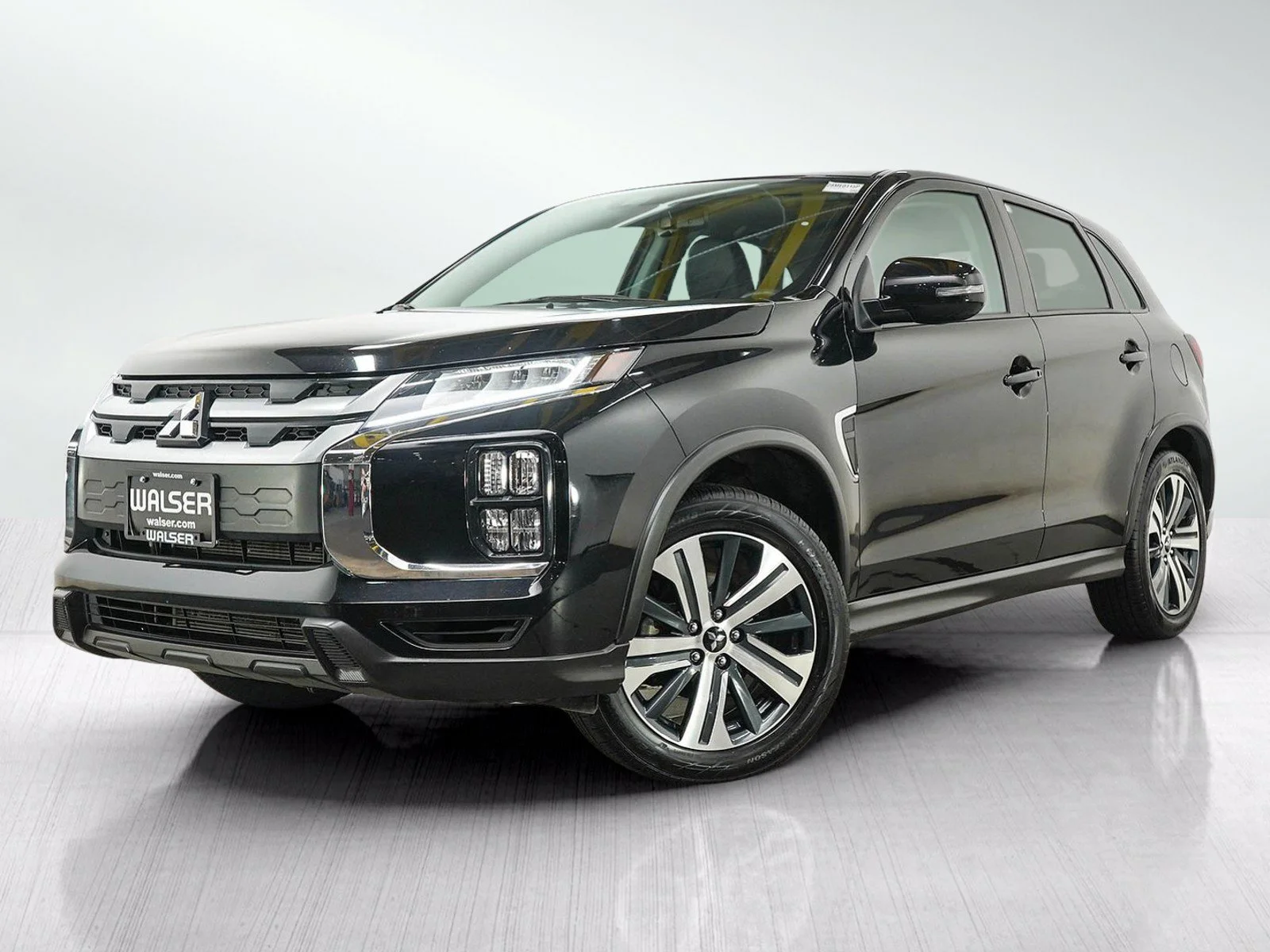 Used 2024 Black Mitsubishi SE image 1