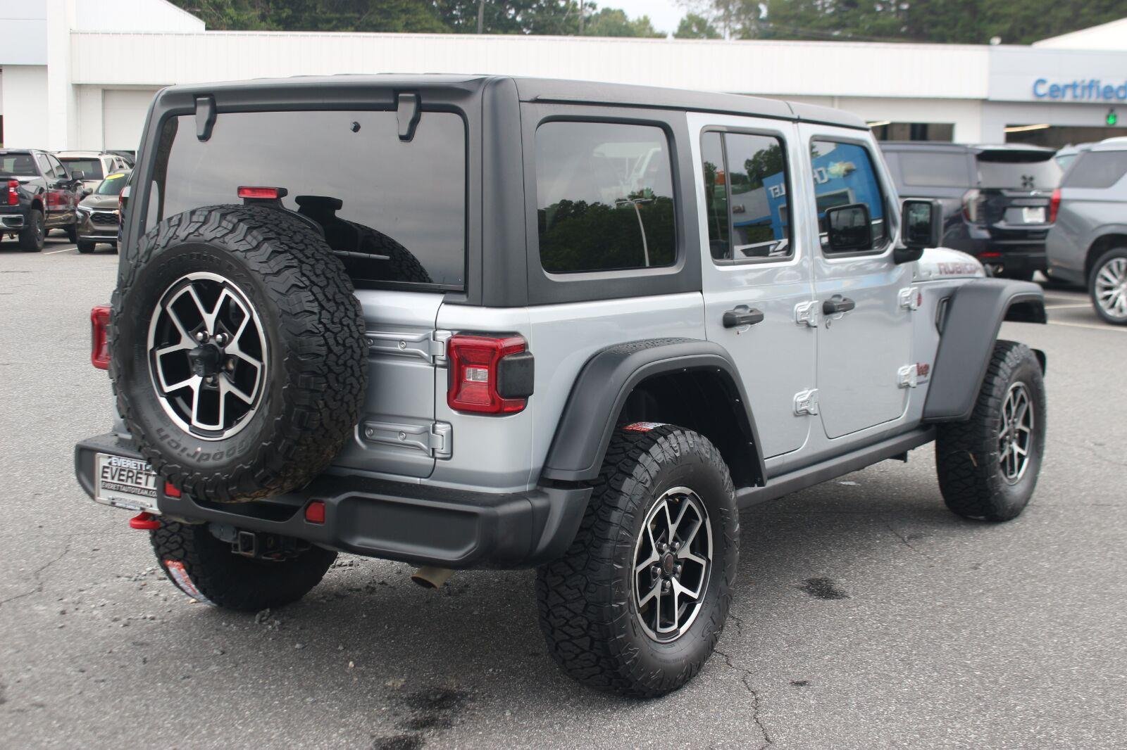 Used 2024 White Jeep Rubicon image 7