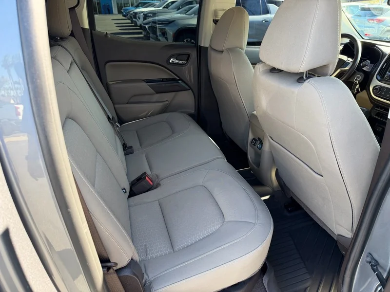 Used 2020 SATIN STEEL METALLIC GMC 2WD SLE image 20