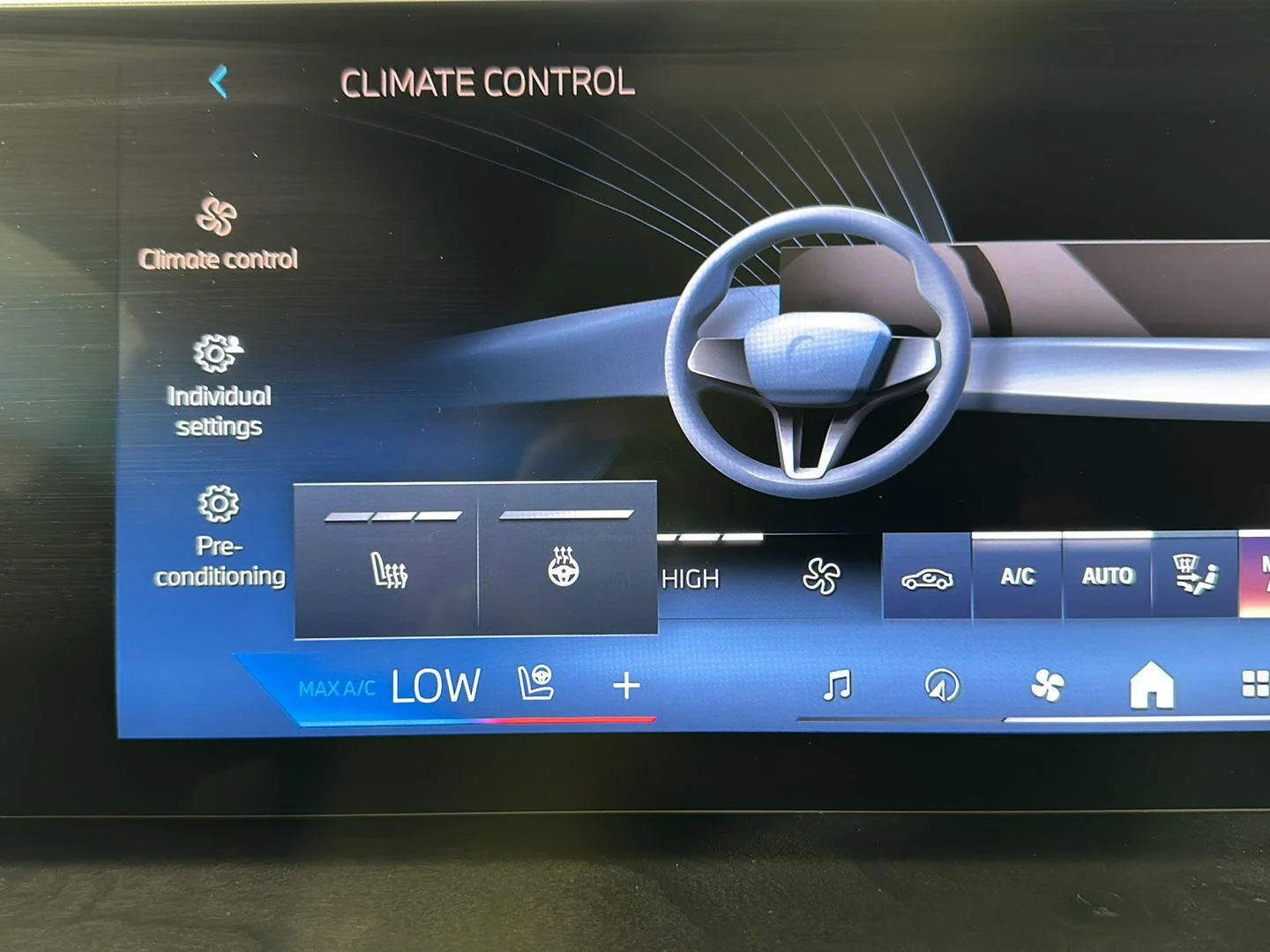 Used 2026 Mineral White Metallic BMW xDrive40i image 16
