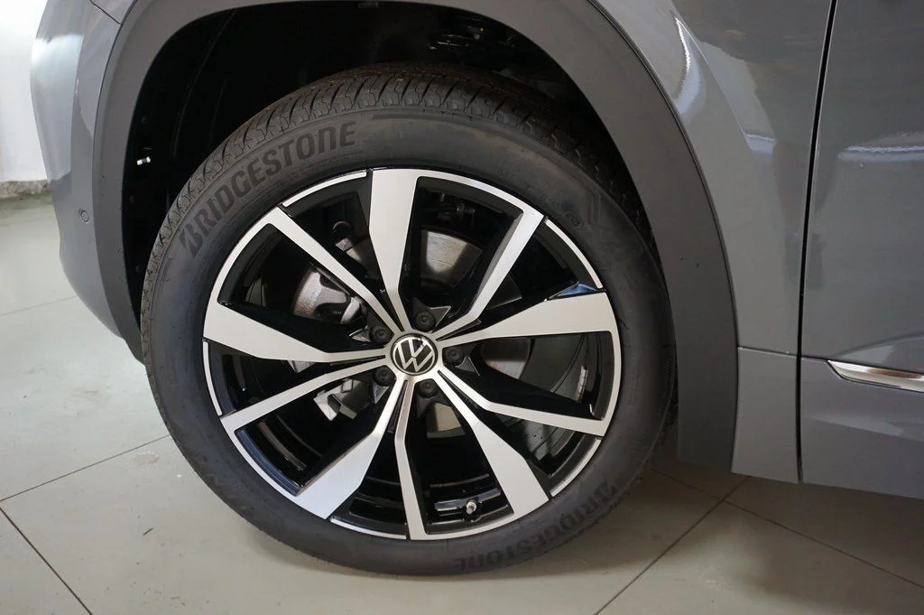 2026 Volkswagen Atlas Cross Sport SEL Premium R-LINE - Photo 35