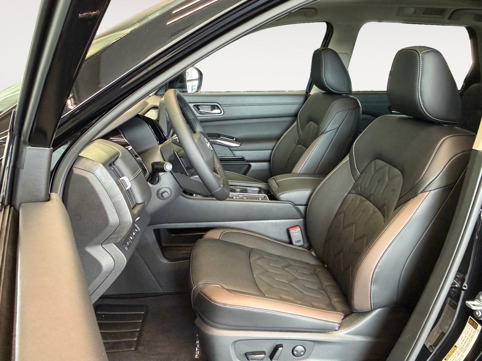New 2026 Super Black Nissan Platinum image 23