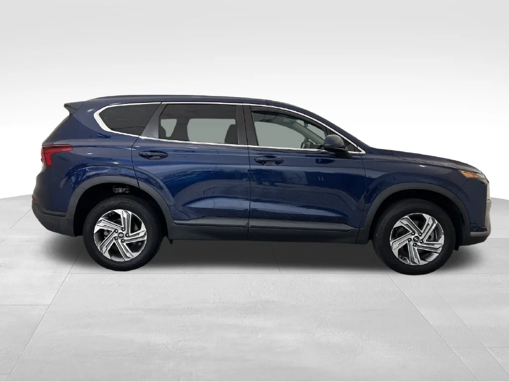 Used 2021 Blue Hyundai SE image 7