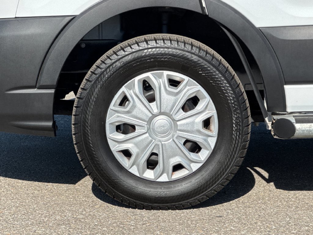Used 2025 White Ford  image 29