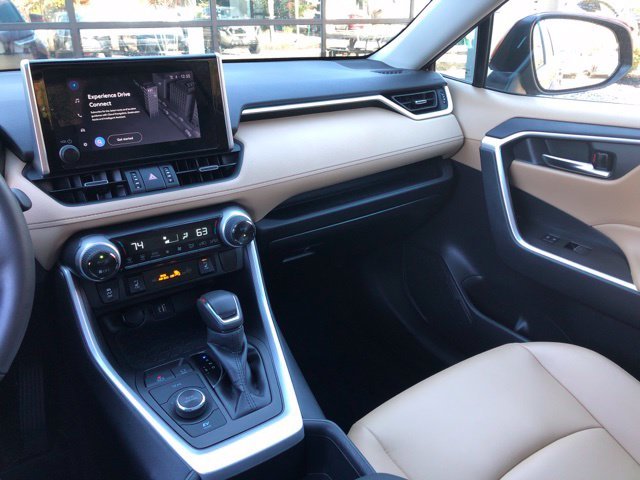 Used 2024 Pearl Toyota XLE Premium image 36