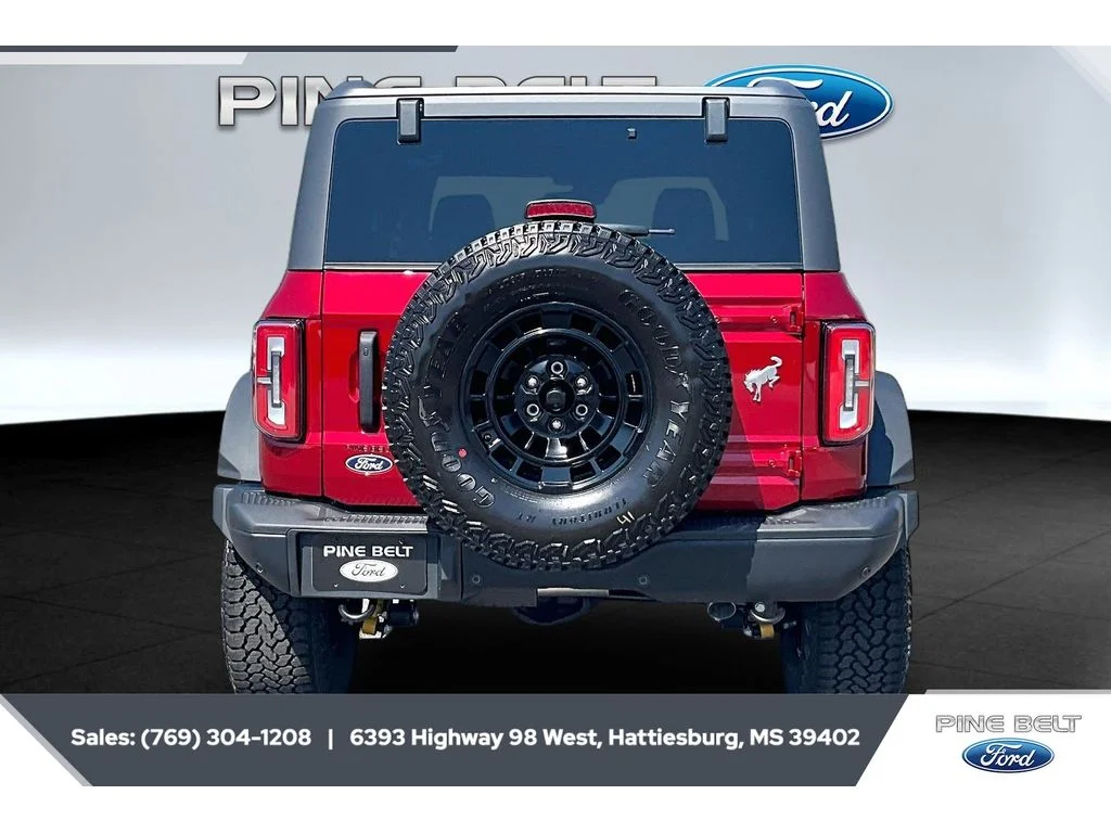 New 2026 Ruby Red Metallic Tinted Clearcoat Ford Badlands® image 4