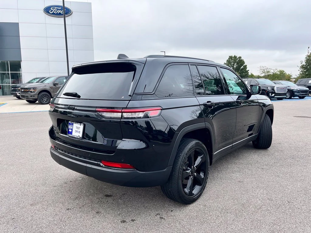Used 2025 Black Jeep Altitude X image 7