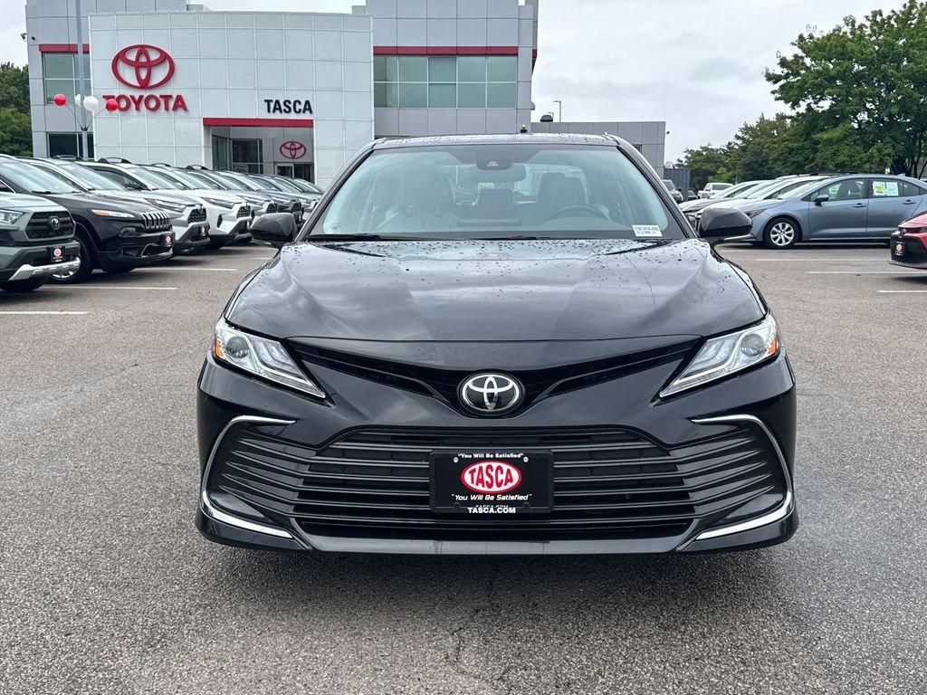 Used 2022 Black Toyota XLE image 2