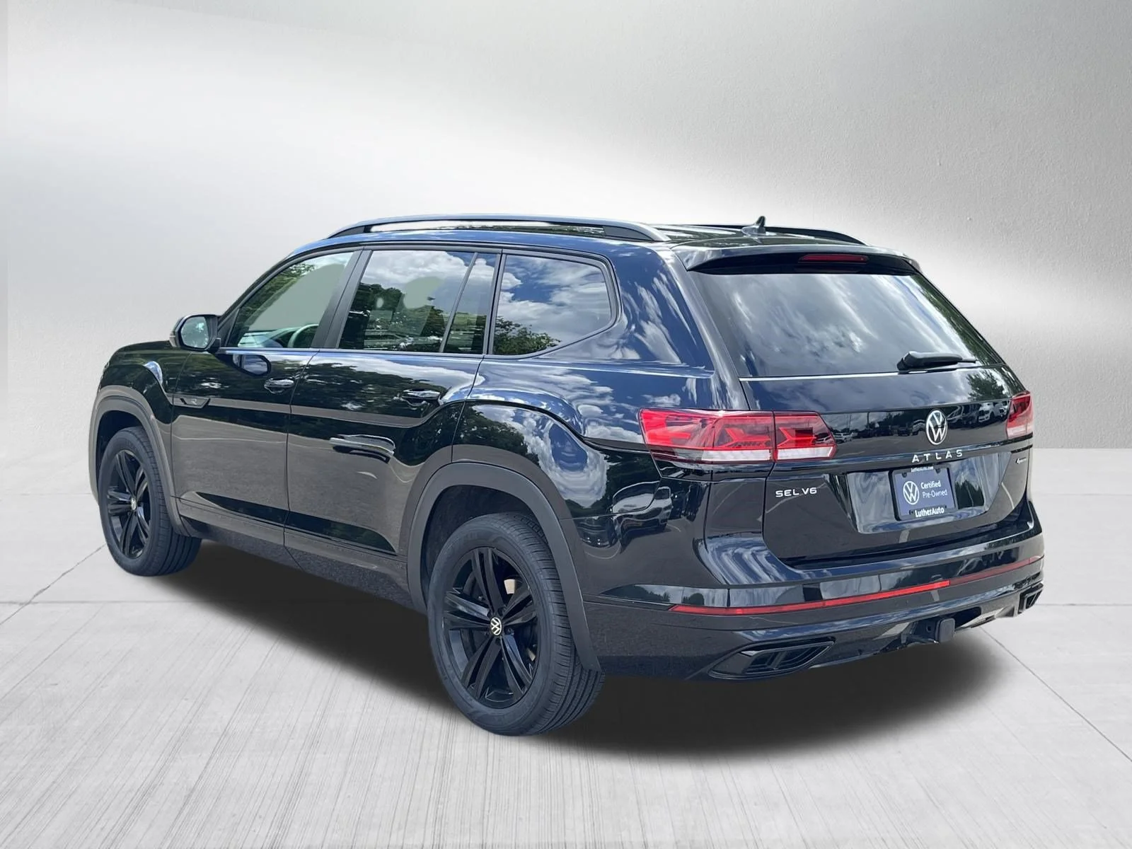 Certified Used 2023 DEEP BLACK PEARL EFFECT Volkswagen 3.6L V6 SEL R-Line Black image 5