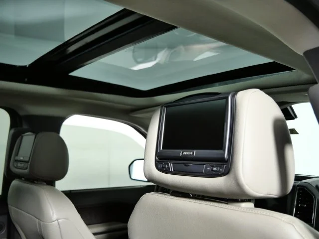 Used 2018 White Ford Limited image 13