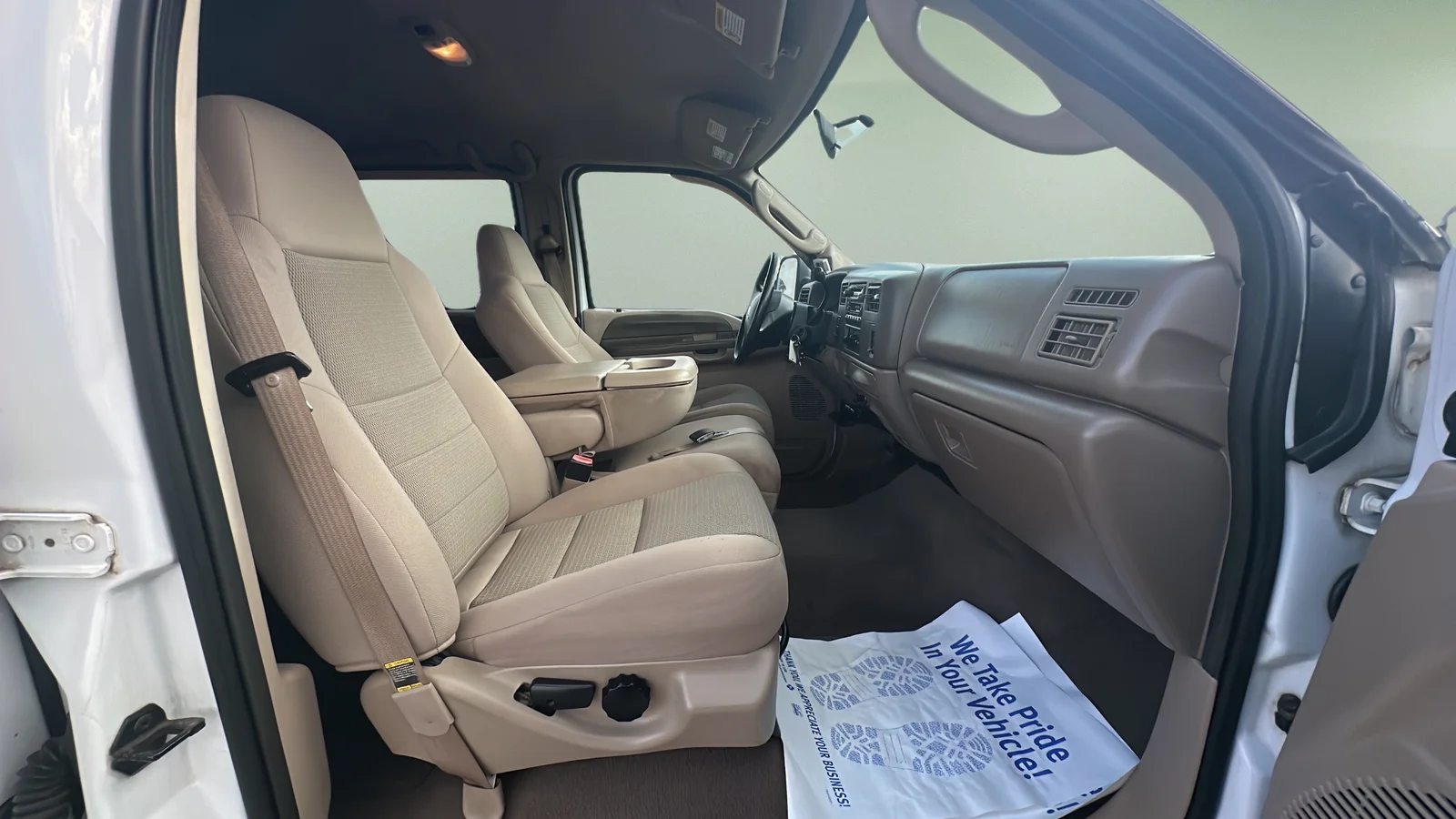 Used 2004 White Ford Lariat image 15