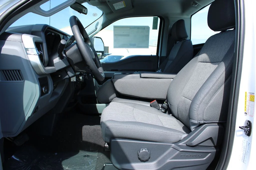 New 2026 Oxford White Ford F-350® XL image 29