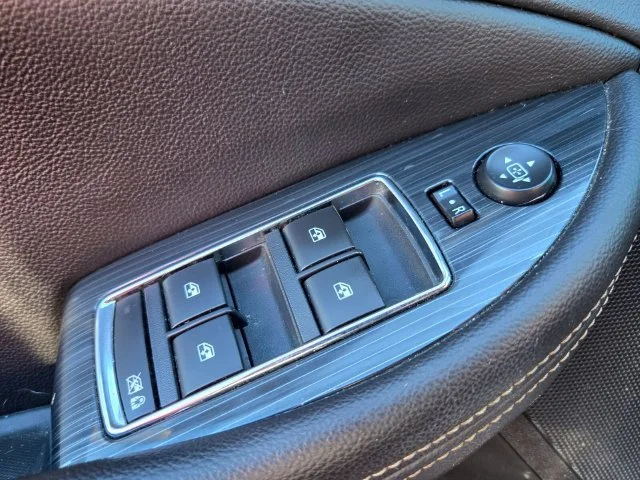 Used 2019 CAJUN RED TINTCOAT Chevrolet LT image 34