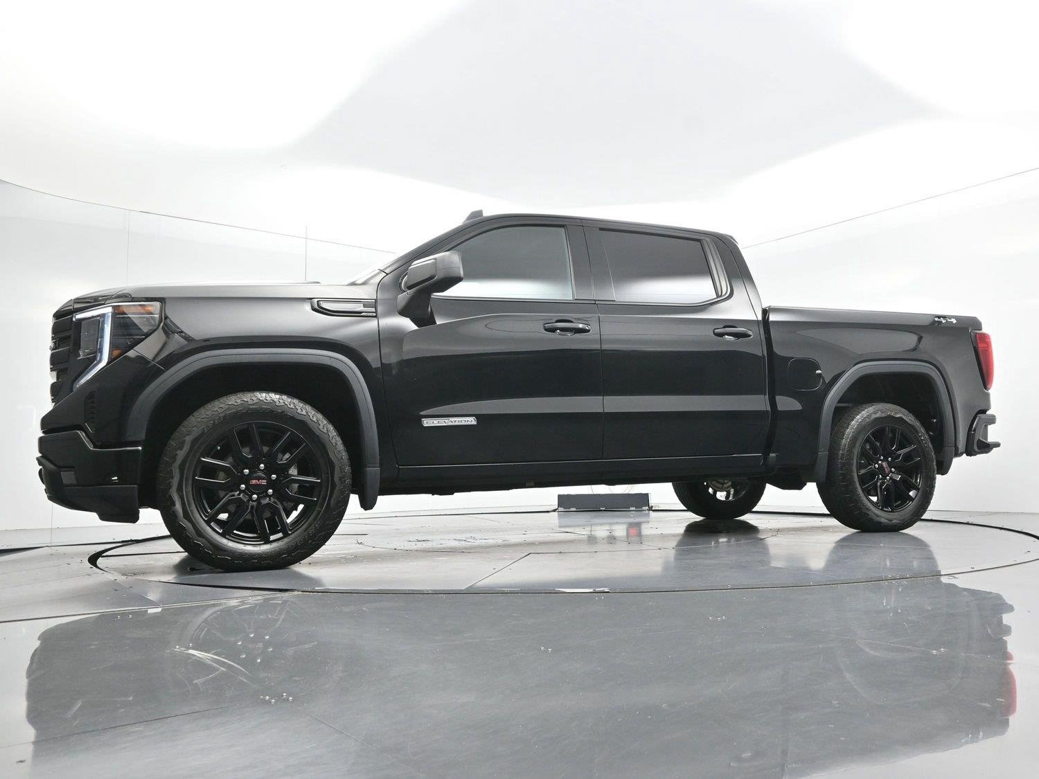 Used 2024 Onyx Black GMC Elevation image 42