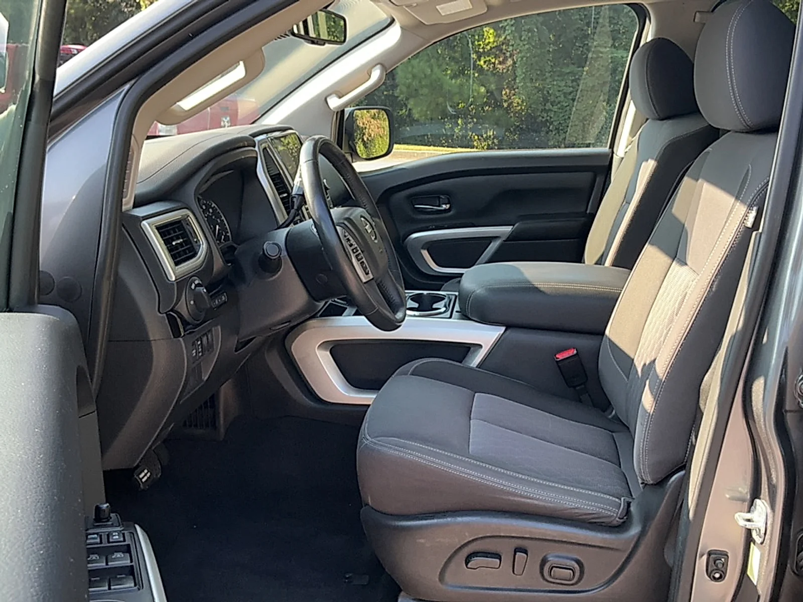 Used 2021 Gun Metallic Nissan Crew Cab SV 4x4 image 13