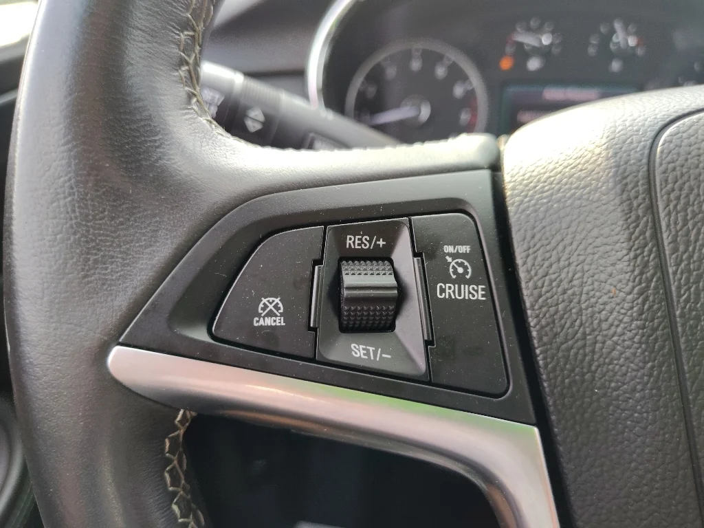 Used 2021 Summit White Buick Preferred image 13