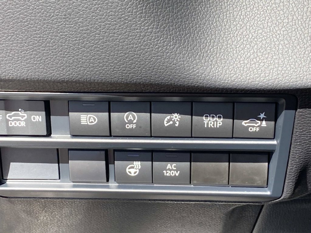 Certified Used 2025  Toyota Limited image 21