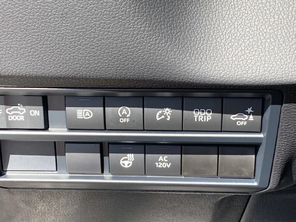 Used 2025  Toyota Limited image 21