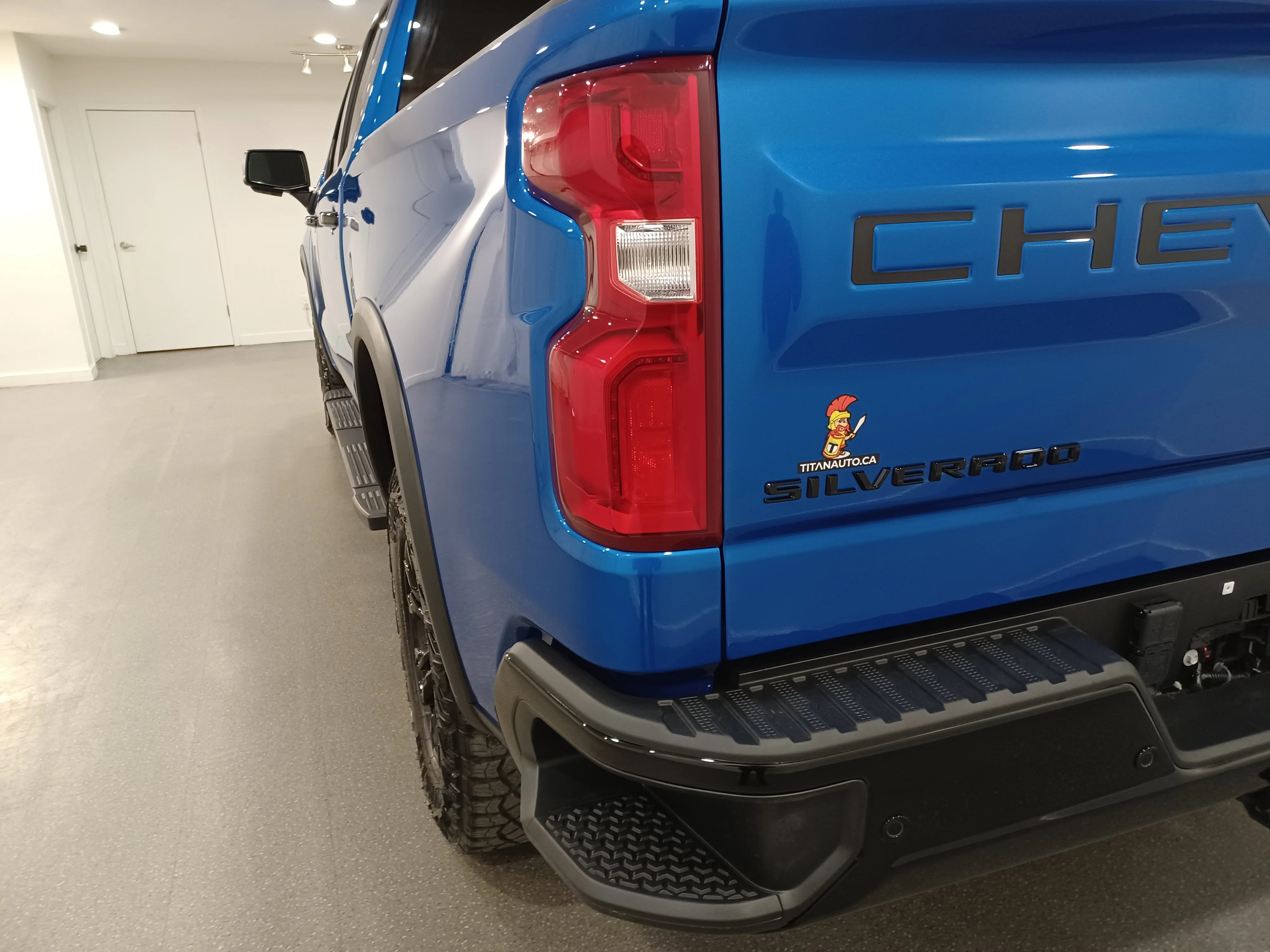 Certified Used 2024 Glacier Blue Metallic Chevrolet ZR2 4x4*Adaptive Cruise | Remote Start | Nav | Head Up Display | Cooled Leather | Htd Steering Wheel image 22