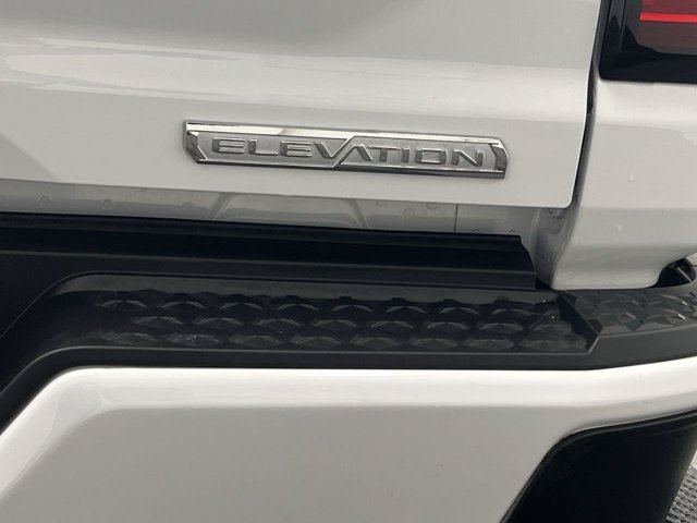 Used 2024 Summit White GMC 4WD Elevation image 35