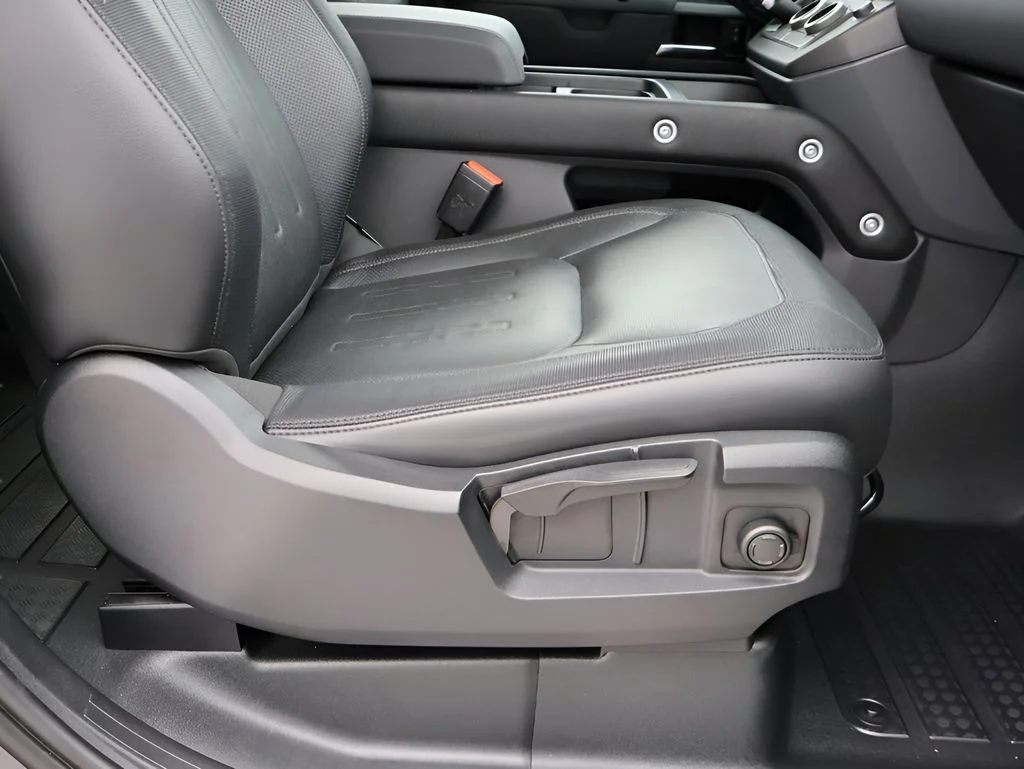 2022 Land Rover Defender X-Dynamic S - Photo 10