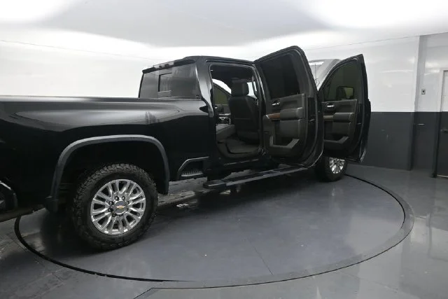 Used 2020 Black Chevrolet High Country image 45
