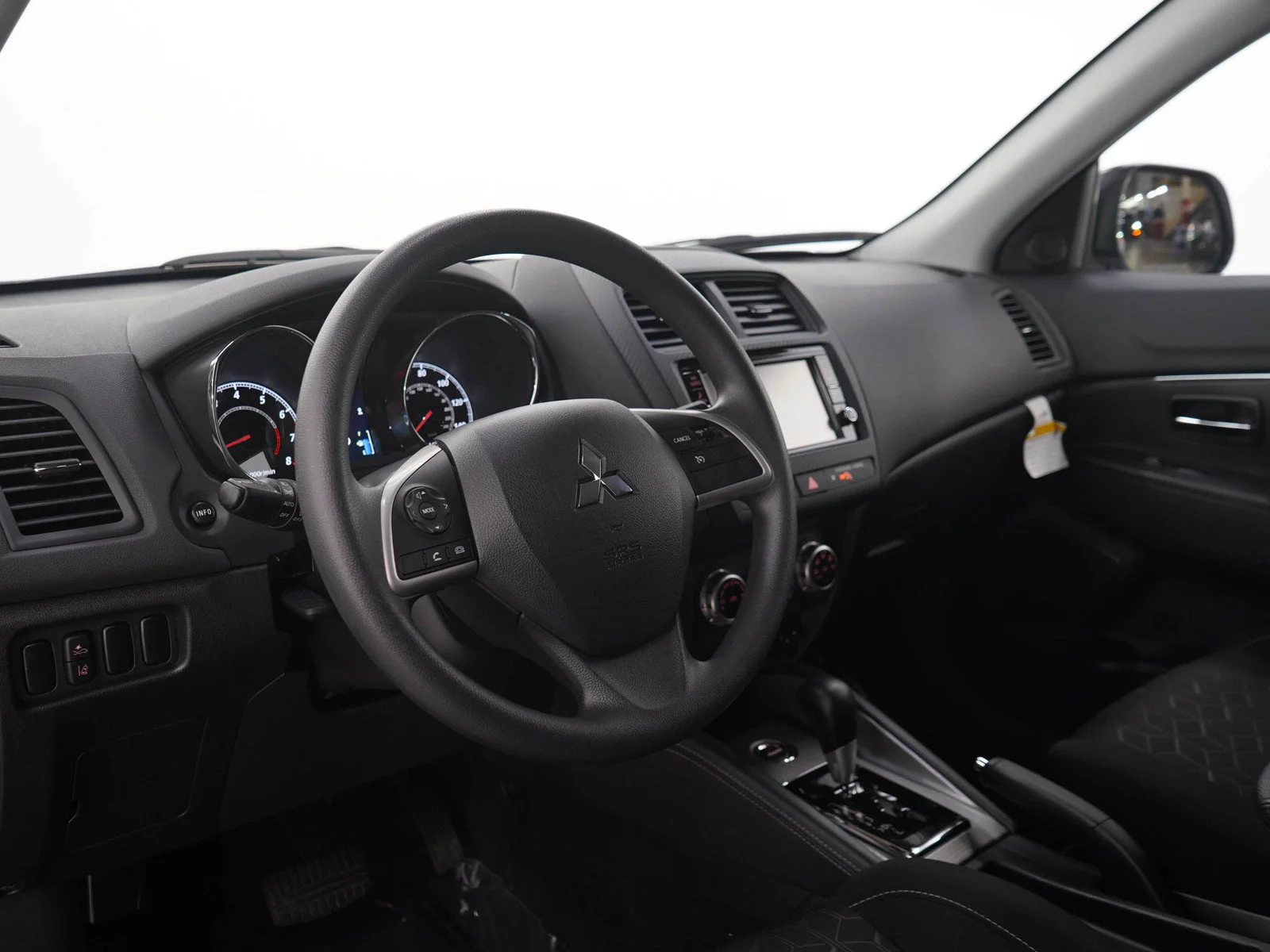 Used 2025 White Mitsubishi S image 22