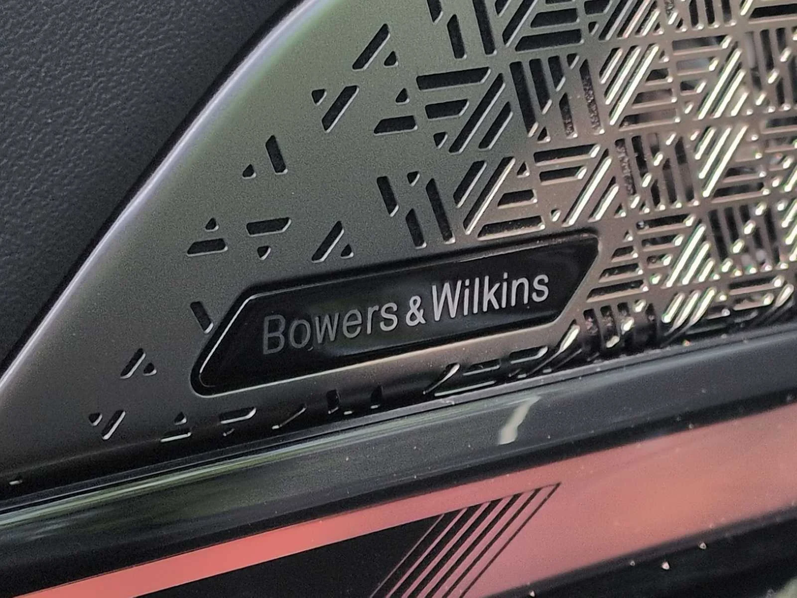New 2027 Dark Graphite Metallic BMW 550e xDrive image 32