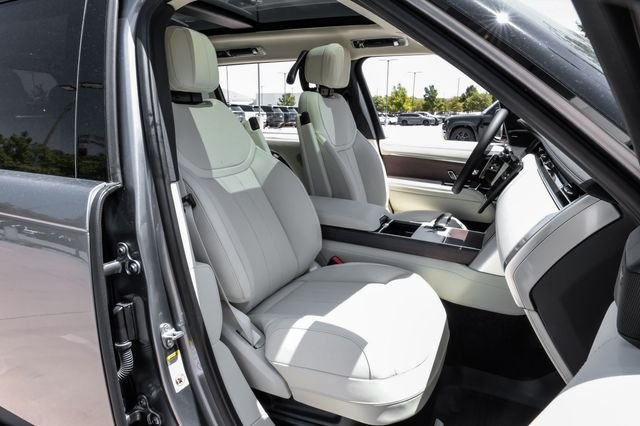 New 2026  Land Rover SE image 44