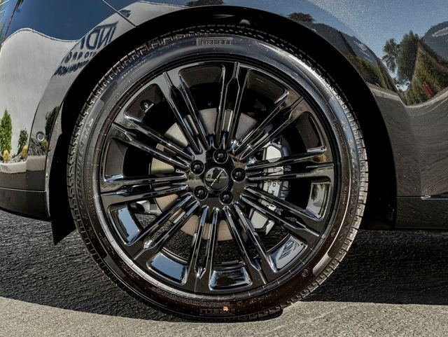 New 2026 Santorini Black Land Rover SE image 11