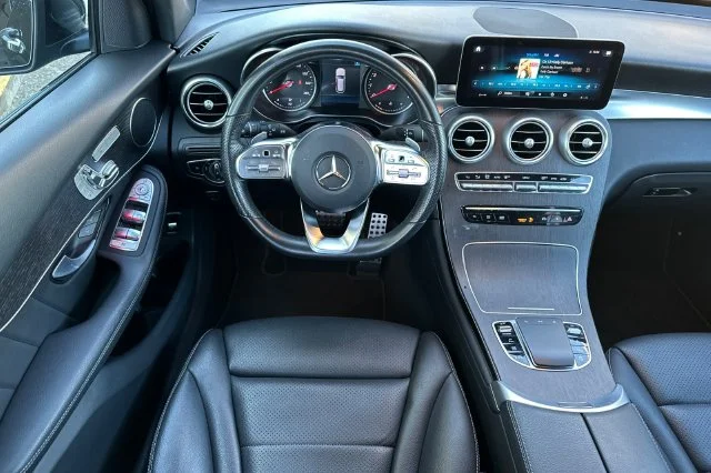 Used 2022 Black Mercedes-Benz GLC 300 image 17