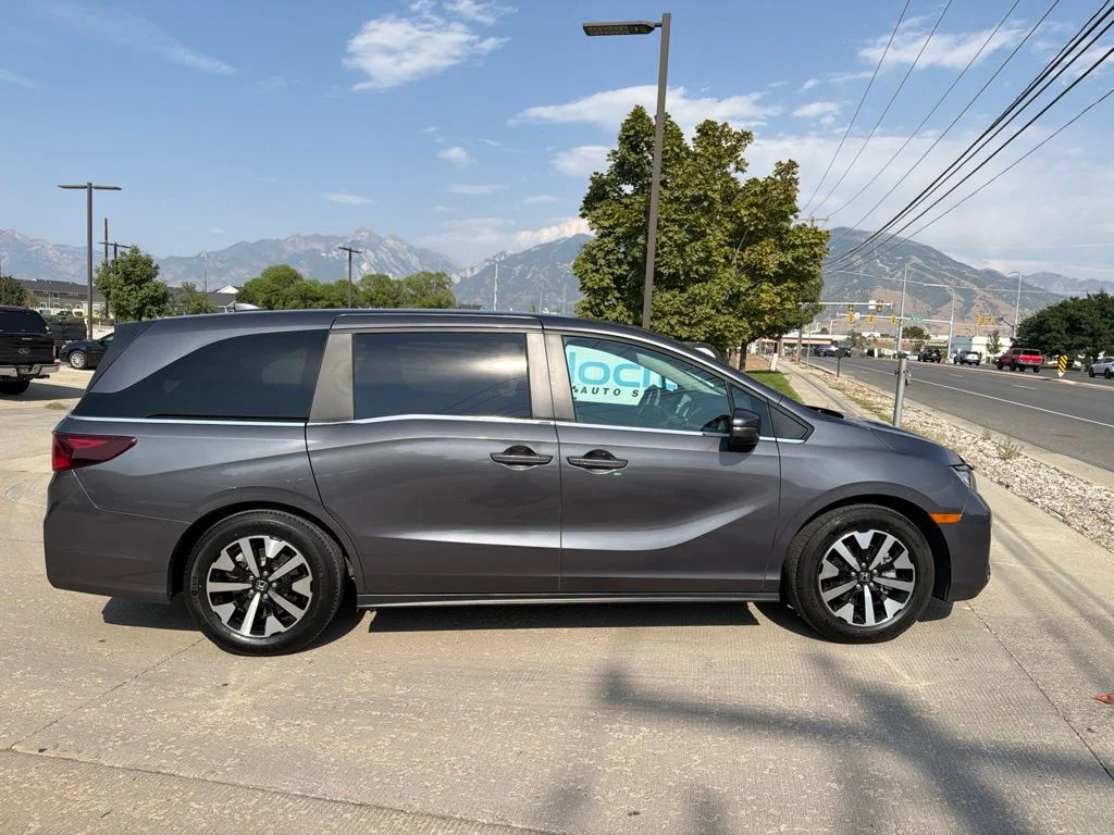 Used 2025 Black Honda EX-L image 4