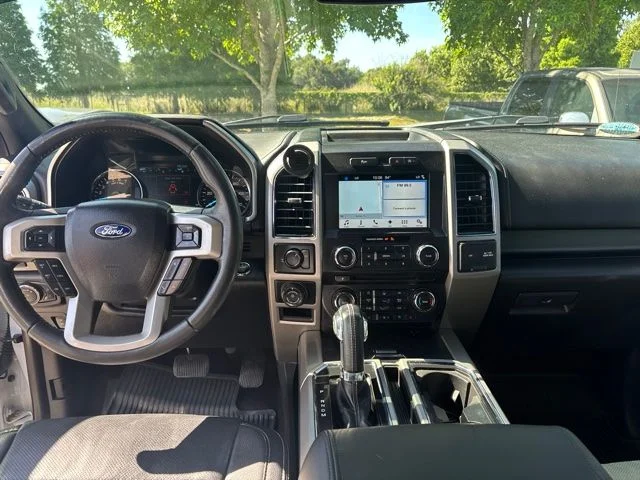 Used 2018 White Ford Lariat image 11