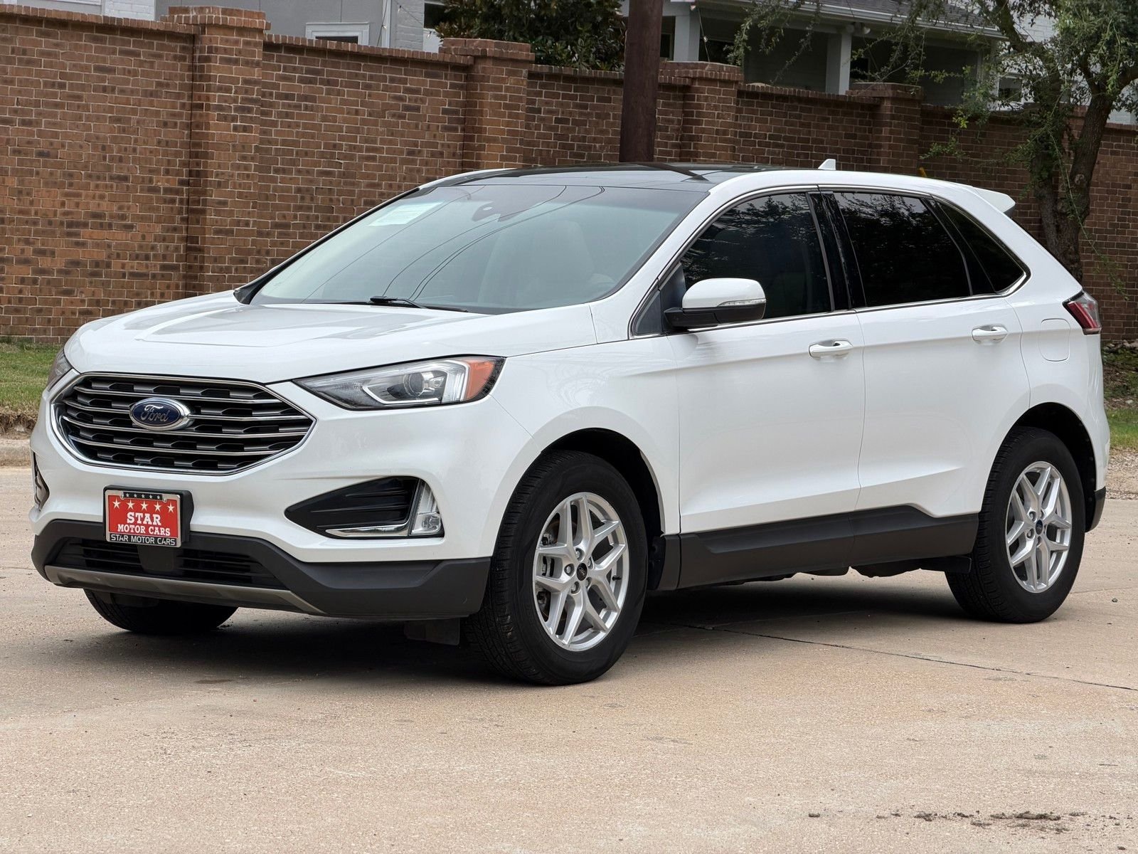 Used 2020 White Ford SEL image 12