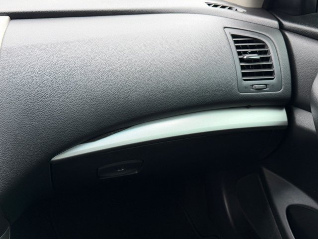 Used 2015 Red Nissan 2.5 S image 36