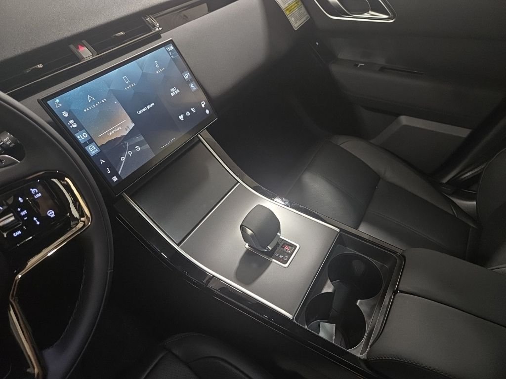 New 2026 Santorini Black LAND ROVER S image 15