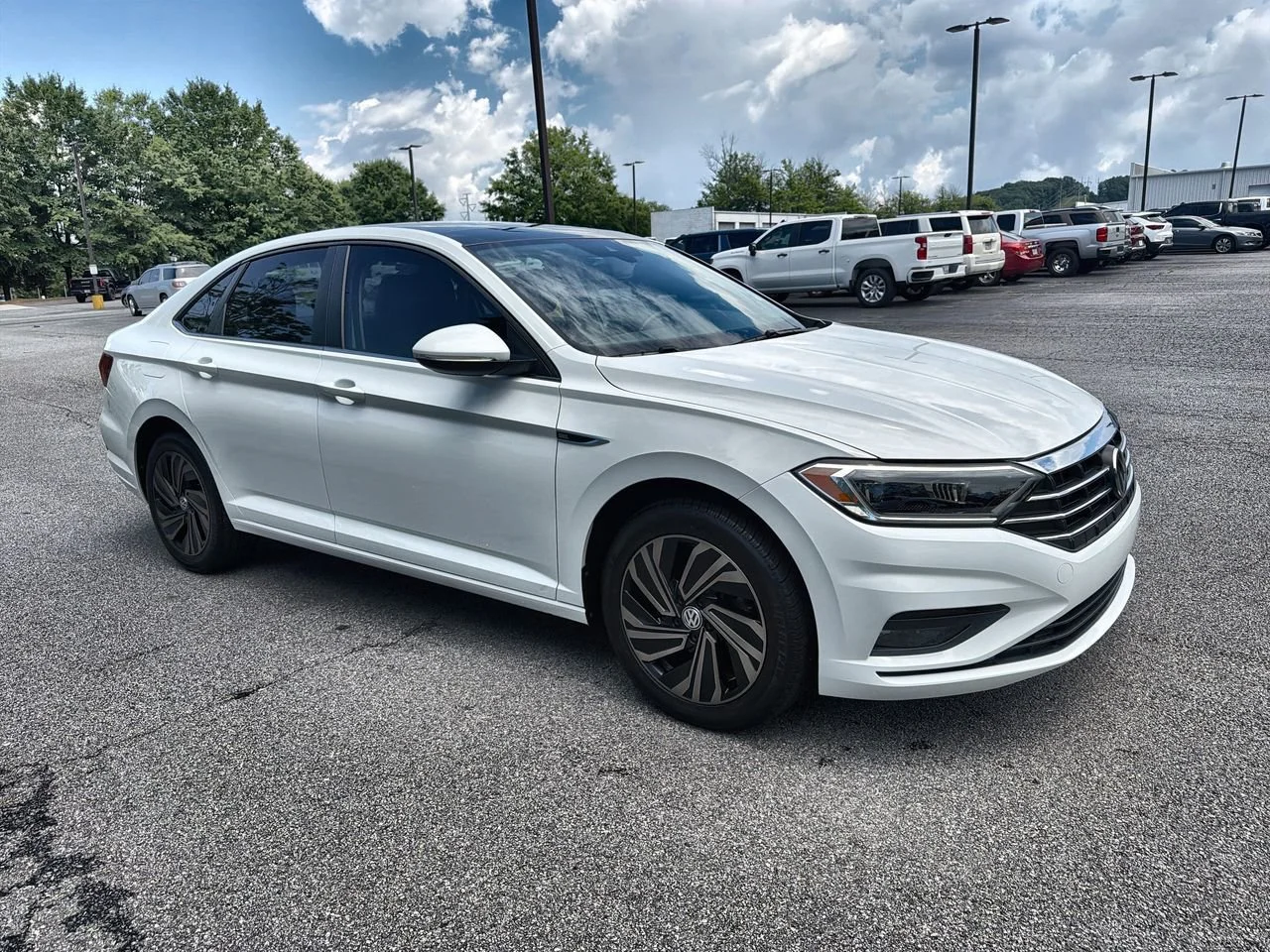 Used 2019 White Volkswagen 1.4T SEL Premium image 2