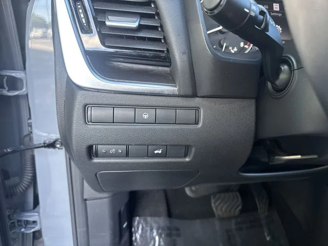 Used 2021 Gray Nissan SL image 26